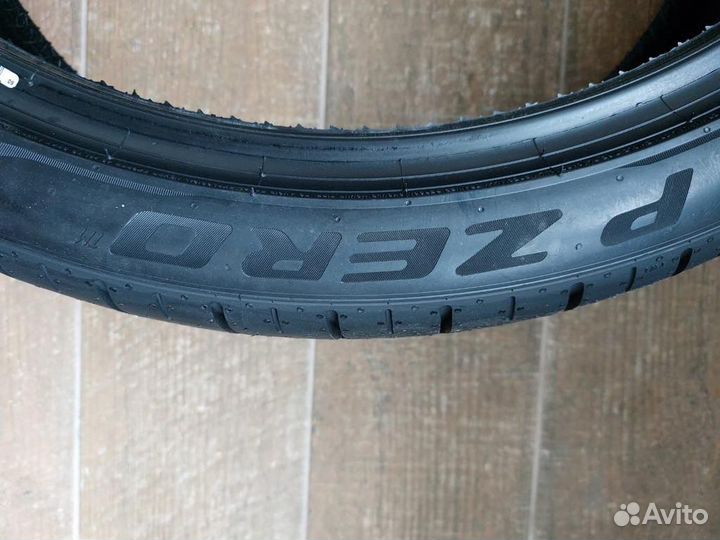 Pirelli P Zero PZ4 L.S. 275/35 R23 и 315/30 R23