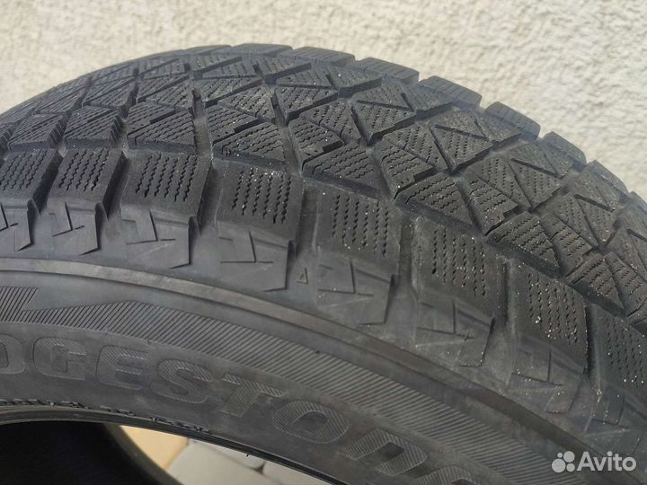 Bridgestone Blizzak DM-V2 235/60 R18 107Q
