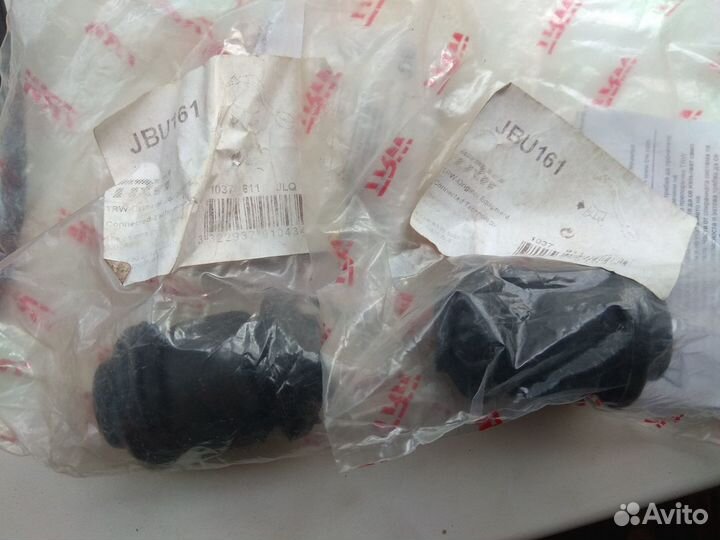 Сайлентблок переднего рычага JBU161 TRW