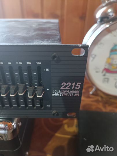 Эквалайзер DBX 2215