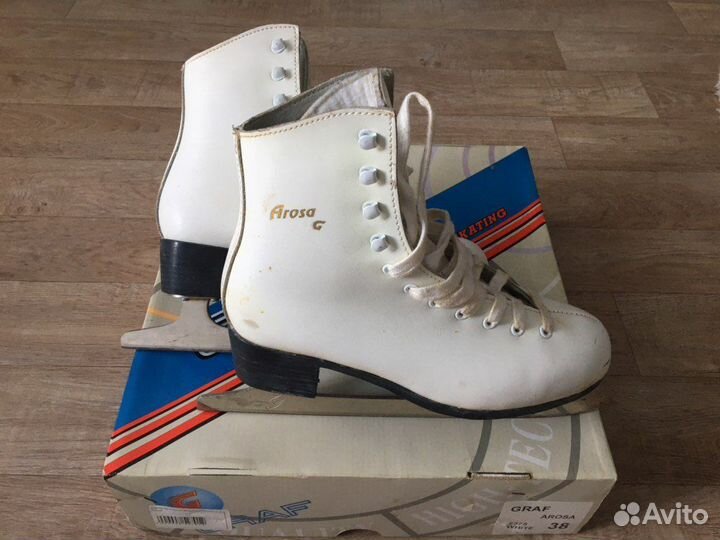 Коньки фигурные женские 38 размер