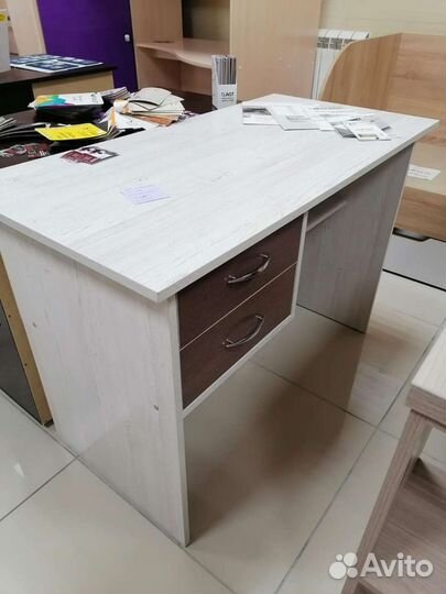 Стол письменный