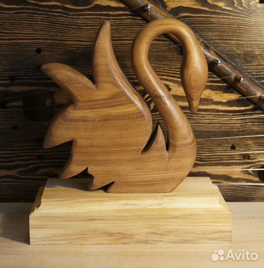 Лебедь из ясеня