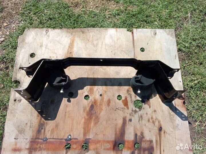 Траверса двигателя Газель