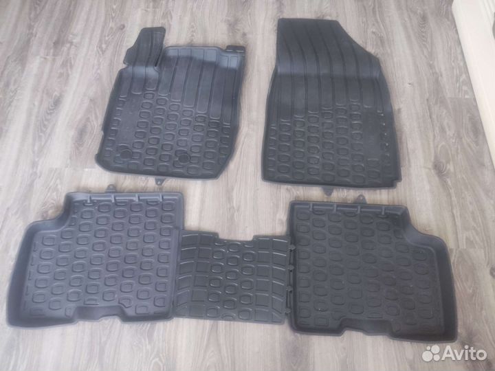 Автомобильные коврики на Рено Аркана оригинальные