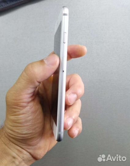 Телефон iPhone 6s