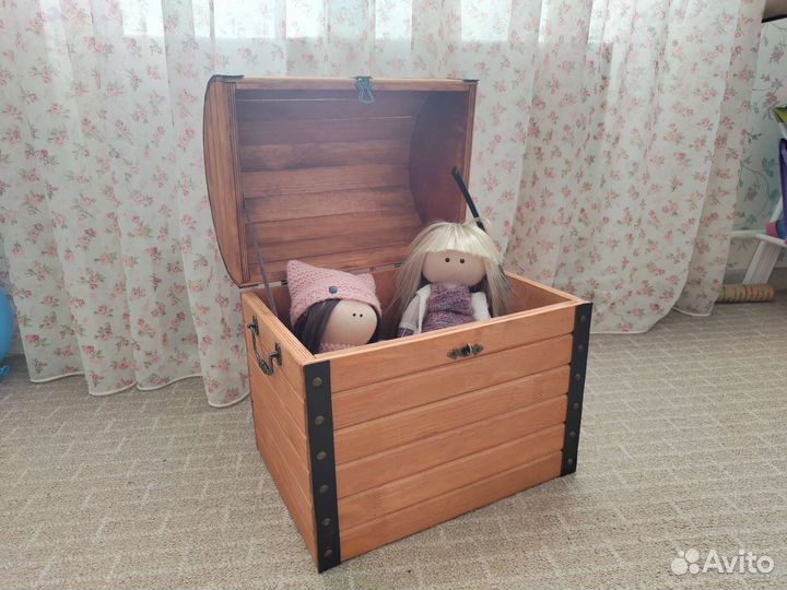 Сундук - короб для хранения. Деревянный