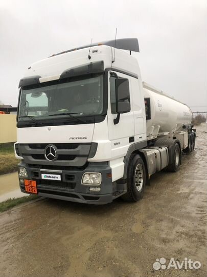 Mercedes-Benz Actros с полуприцепом, 2010