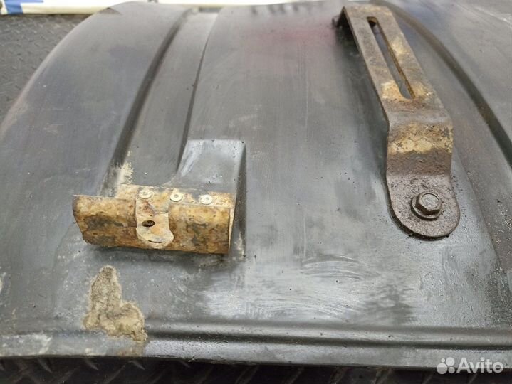 Крыло заднее правое передняя часть камаз 5490