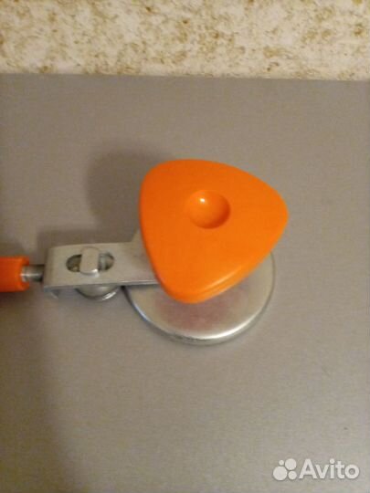 Закаточная машинка - ключ для закатки банок