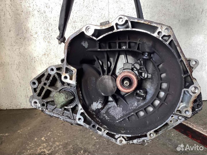 МКПП (механическая коробка переключения передач) O