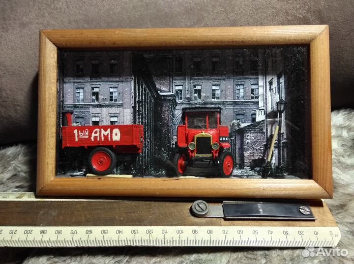 Картина - коллаж выпуск первого автомобиля Амо