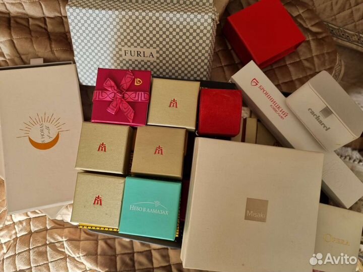 Коробочки брендовые для ювелирных изделий