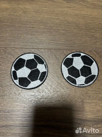 Аппликация на одежду мяч черный