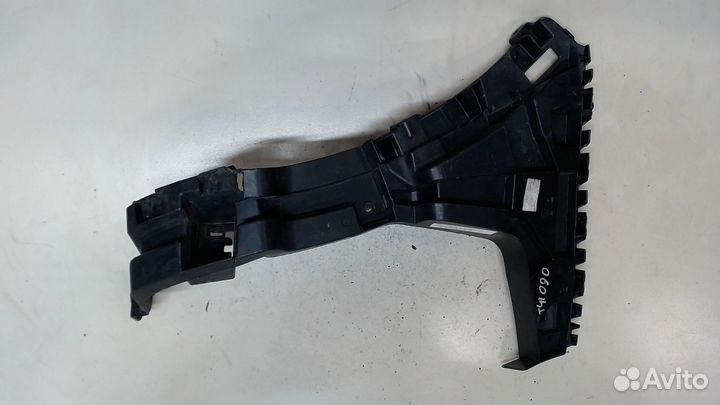 Кронштейн бампера Audi Q3, 2015