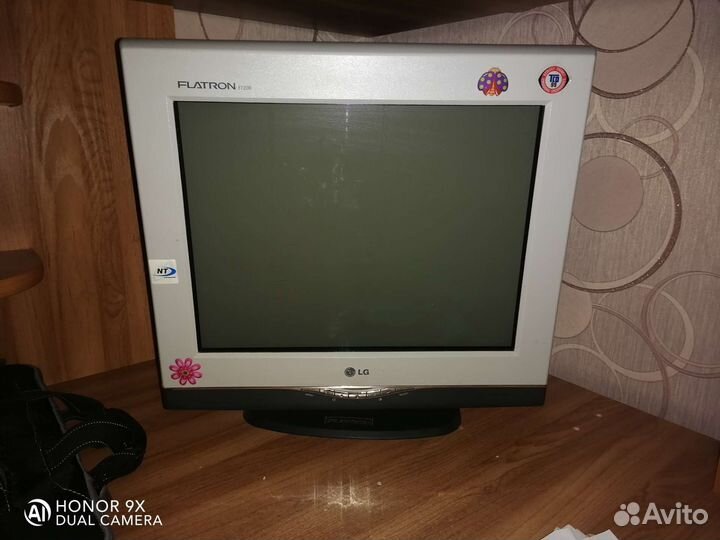 Монитор LG flatron F720B