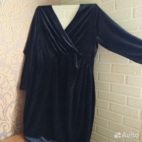 Черное бархатное платье