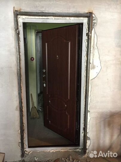 Дверь входная от завода в дом,квартиру 220