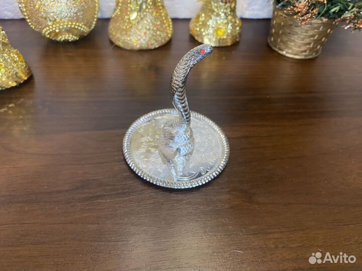 Подставка для украшений Змея