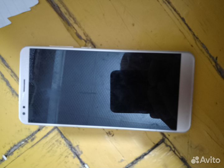 ZTE Blade V9, 3/32 ГБ