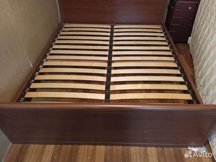 Кровать двухспальная евро