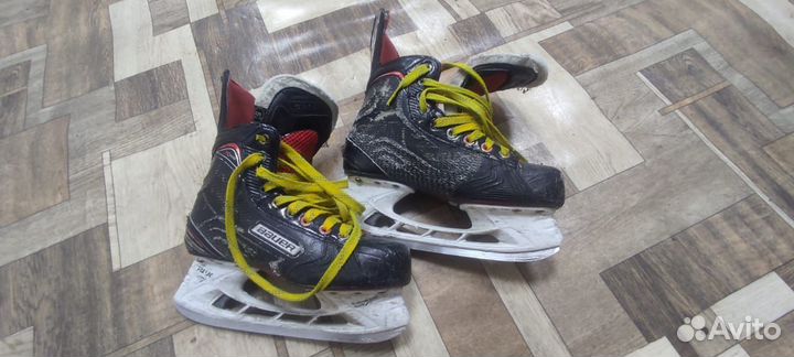 Коньки хоккейные