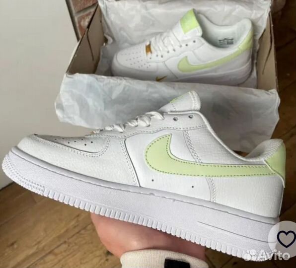 Новые кроссовки женские Nike Air Force белые