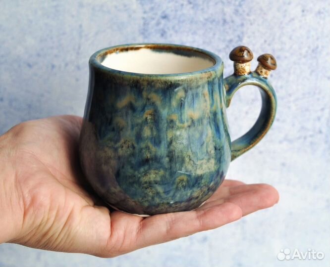 Кружка с белыми грибами, ручная лепка