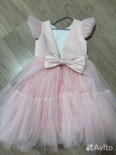 Платье шикарное