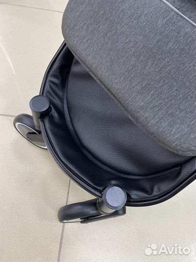 Коляска прогулочная