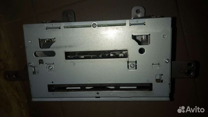 Магнитола Mitsubishi Pagero 4