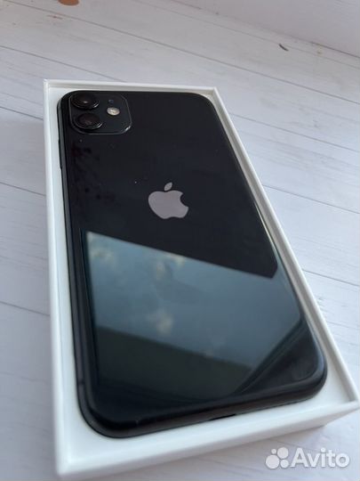 iPhone 11, 64 ГБ