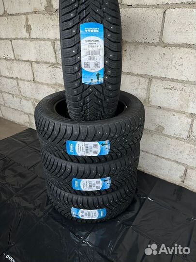 Nokian Tyres Hakkapeliitta 10 235/55 R17
