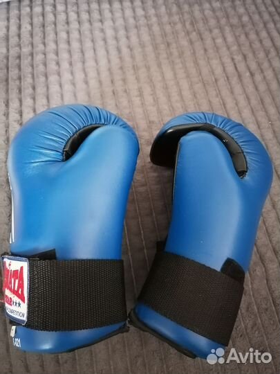 Боксерские перчатки