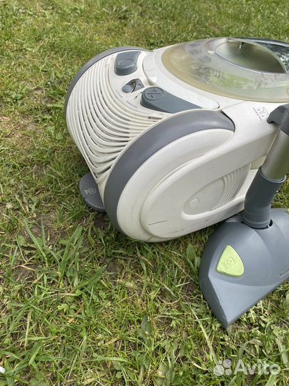 Пылесос с аква фильтром Delonghi wff 1800pet