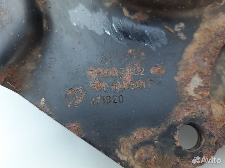 Кронштейн МКПП Volkswagen Polo 1994 1999