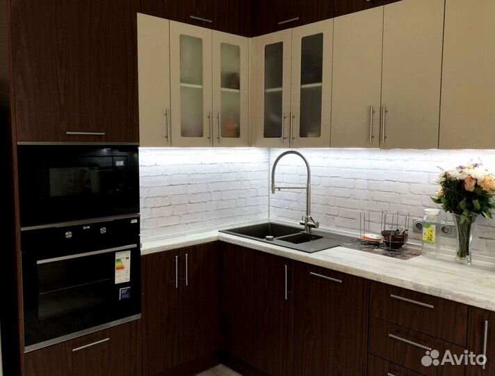 Кухонный гарнитур угловой в потолок