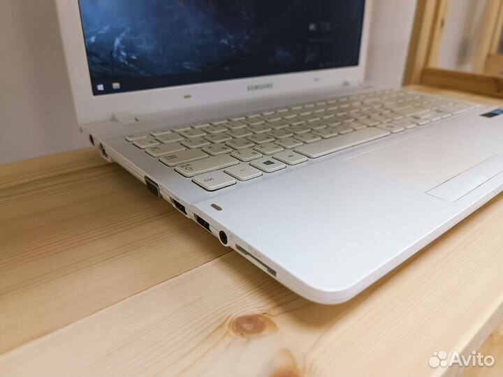 Мощный Samsung i3/6gb/gt710m/SSD 256gb