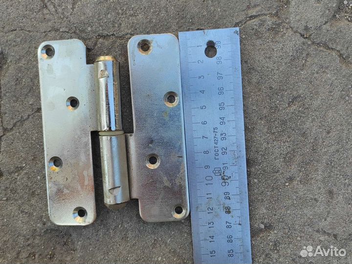 Петли для дверей