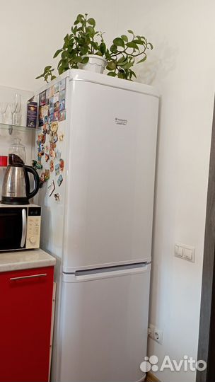 Холодильник Hotpoint-Ariston