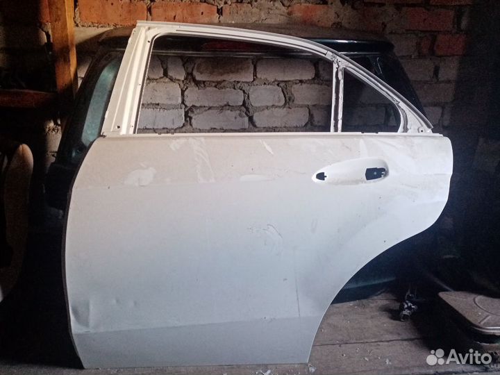 Задняя левая дверь Mercedes w212