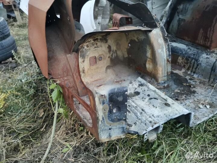 Площадка заднего фонаря левая Volkswagen Polo 5