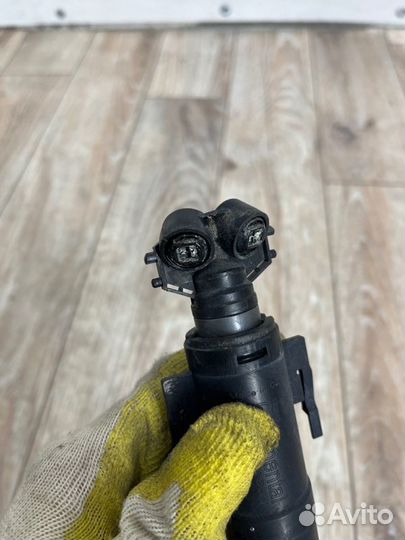 Форсунка омывателя фар левая Bmw X1 E84 2.0 N20