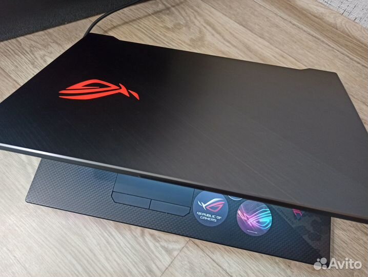 Гигантский ROG Strix i5 8300\16GB\GTX 6GB\144Hz