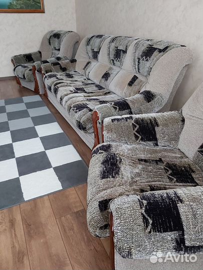 Диван и кресла б/у