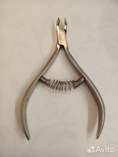 Кусачки для маникюра Yoko SK 029