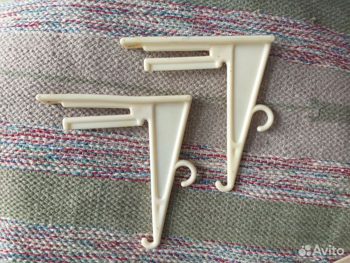 Кронштейн для полки и зеркала белый пластик СССР