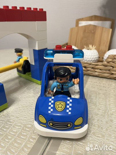 Lego duplo полицейский участок и полицейский