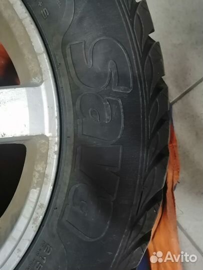 Sava Eskimo Stud 215/65 R16 98T