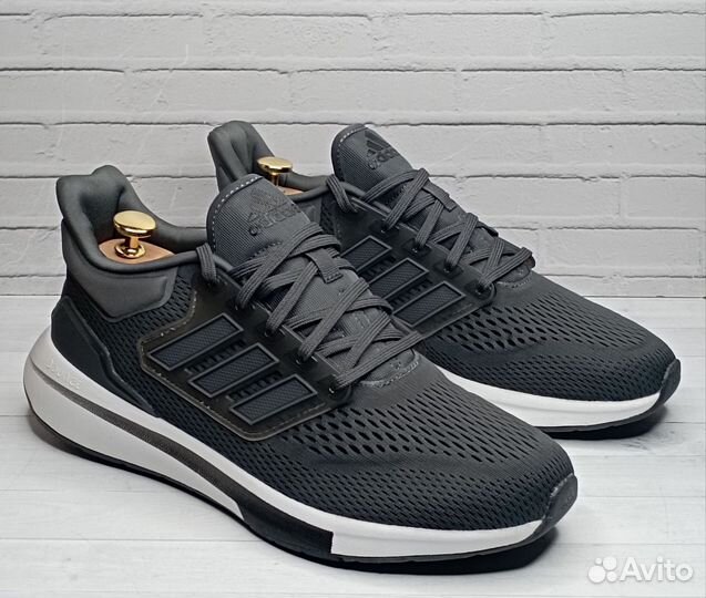 Кроссовки Adidas